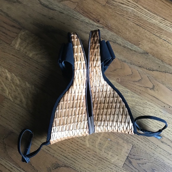 Wedge heel size 9B - Picture 6 of 16